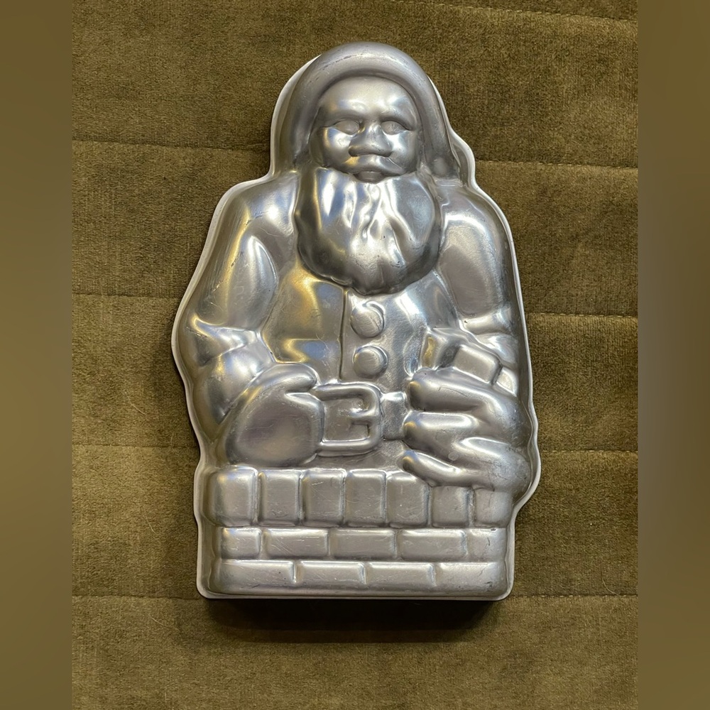 Wilton Santa shaped Cake tin baking pan